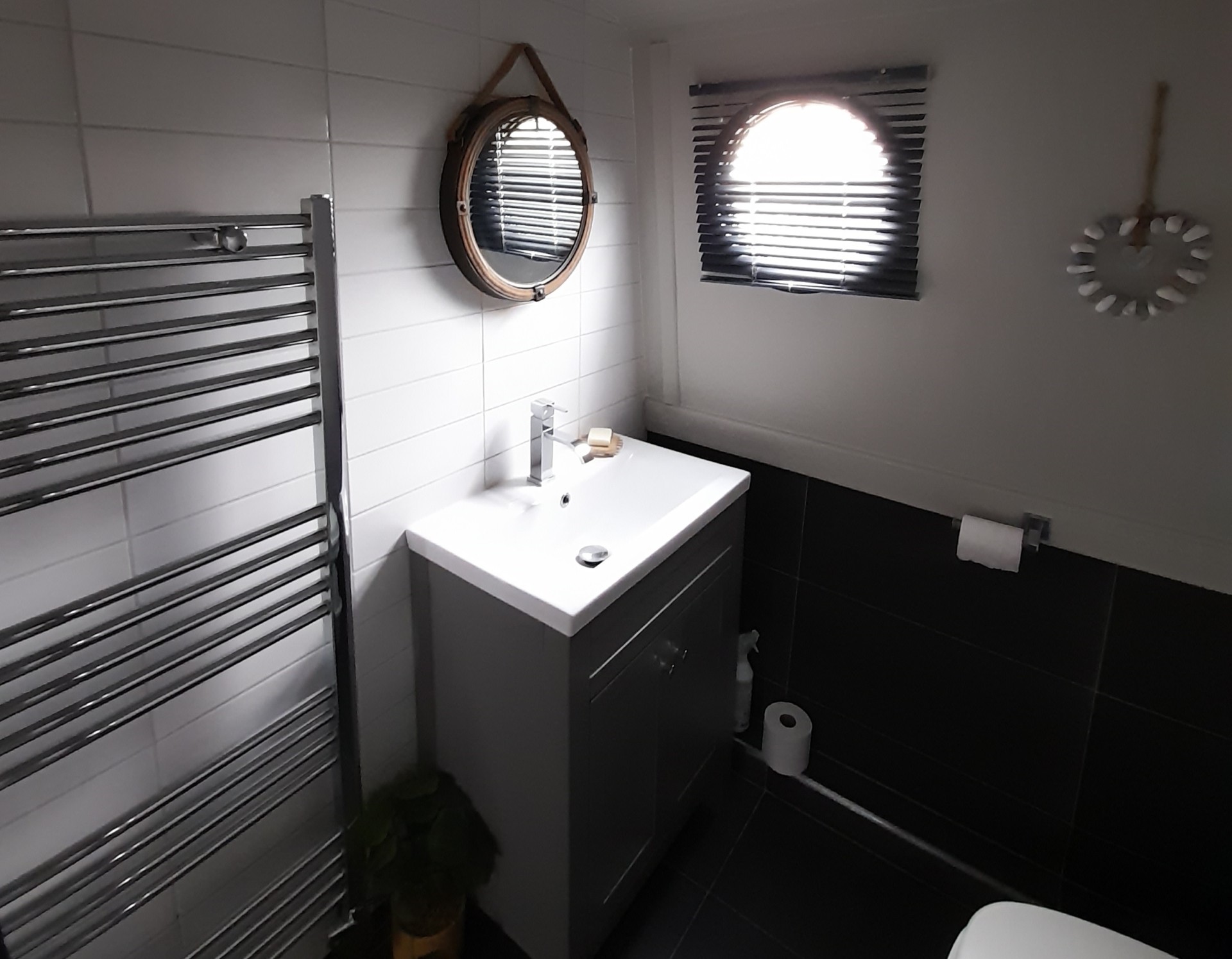 09-wash-basin-1