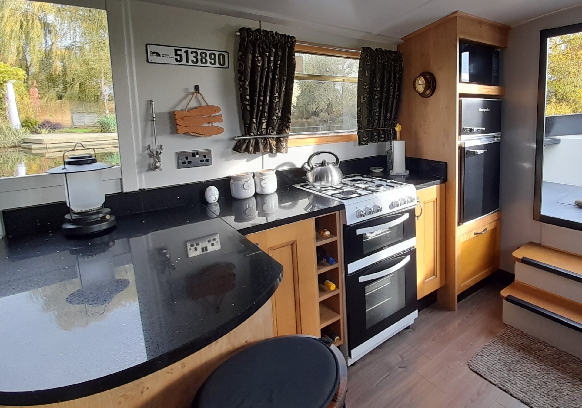 094-galley-sb