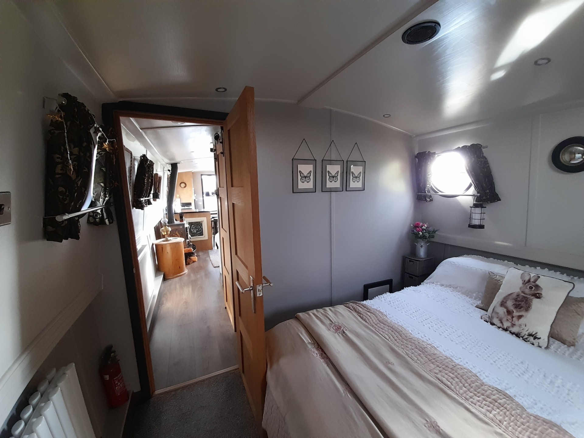 099-bedroom-out