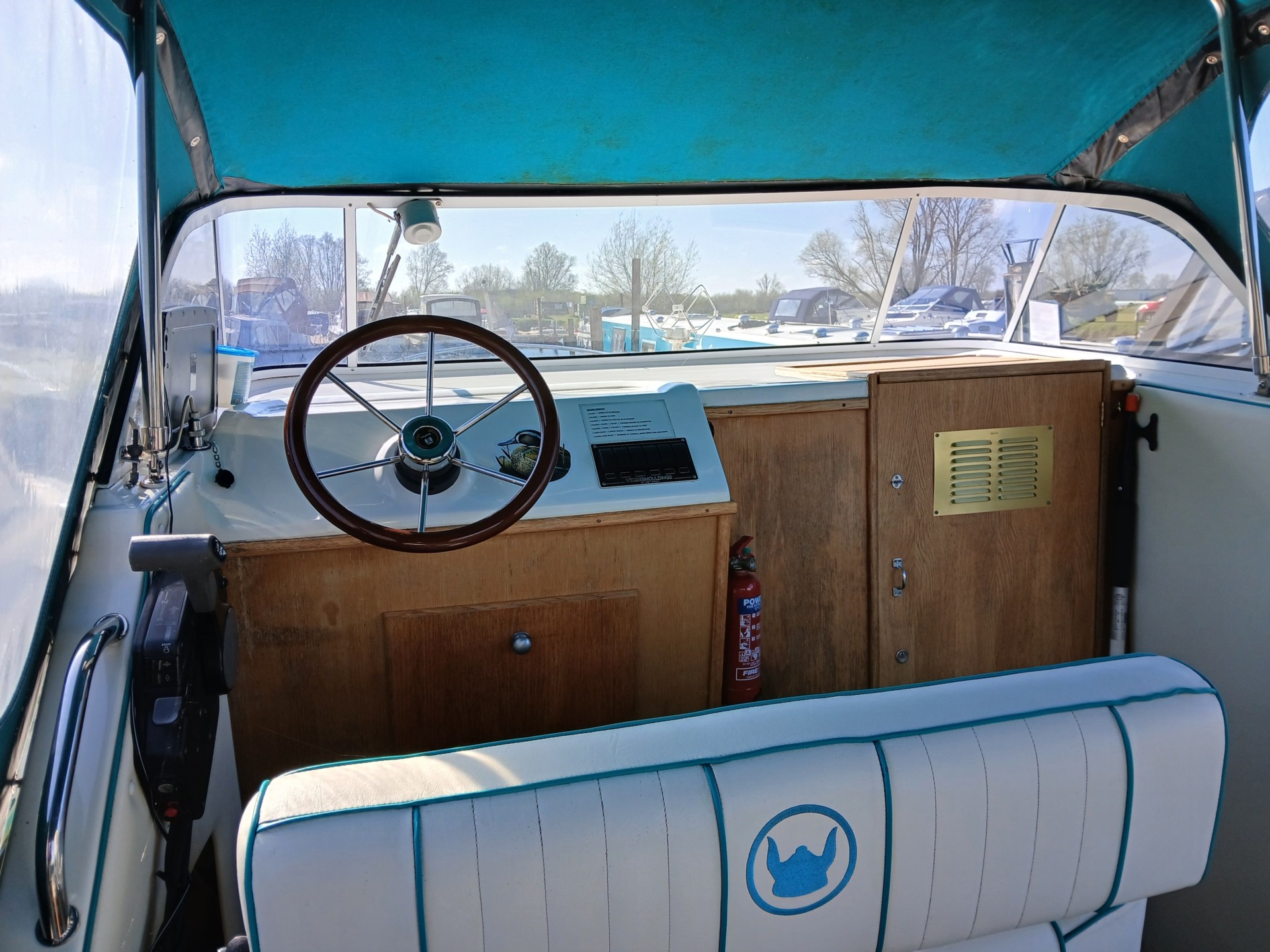 cockpit-01